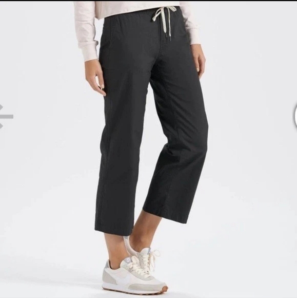 Vuori Green Ankle Cropped Pants - Picture 1 of 5